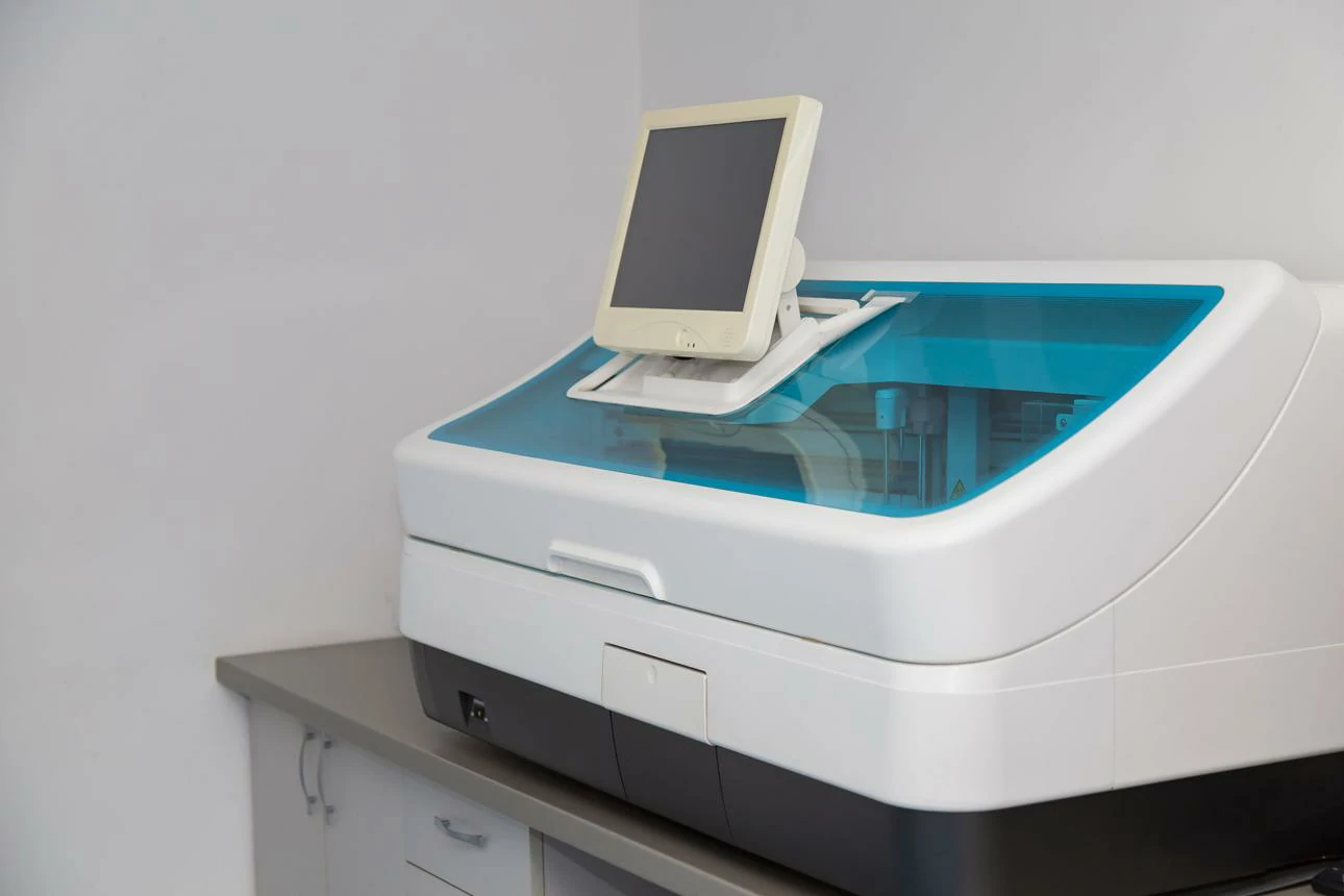 Tabletop Point-of-Care Diagnostic Instrument Casing with Top Access Cover